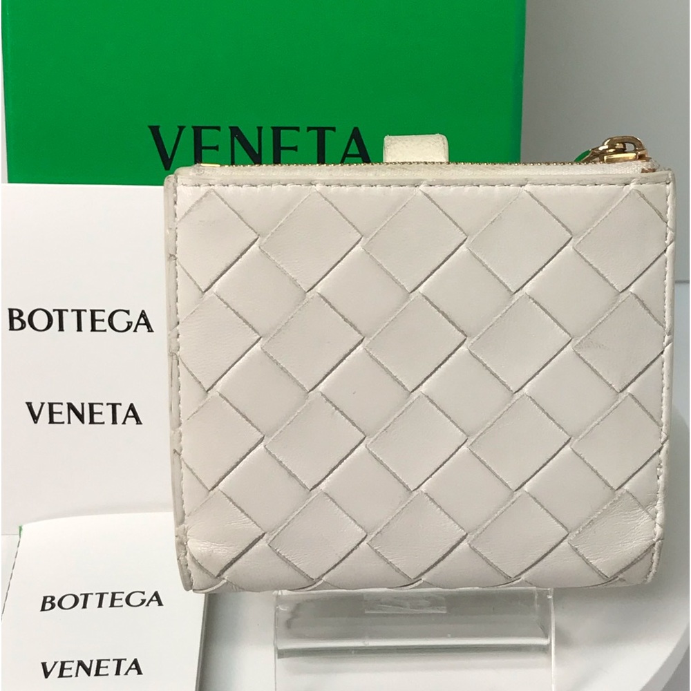 Bottega Veneta Intrecciato Lambskin Leather Wallet ๐ - Picture 9 of 17